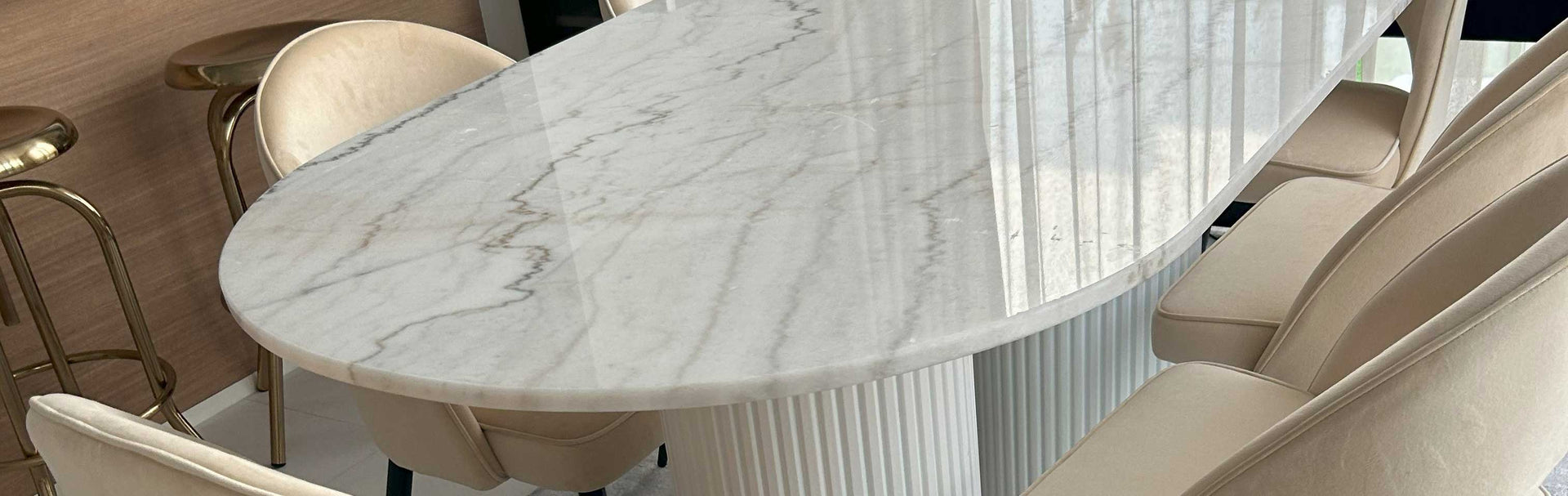 Round Dining Tables