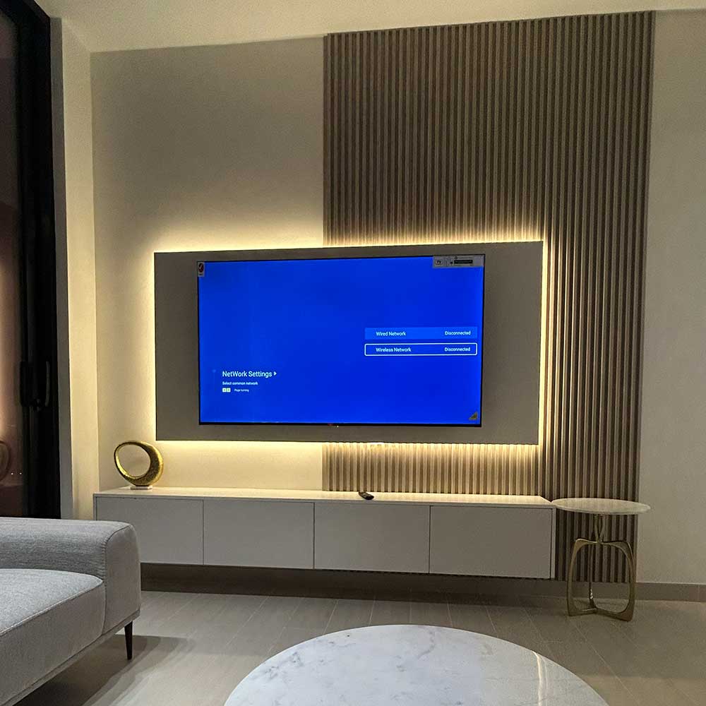 Luna Media Wall With Led Lights